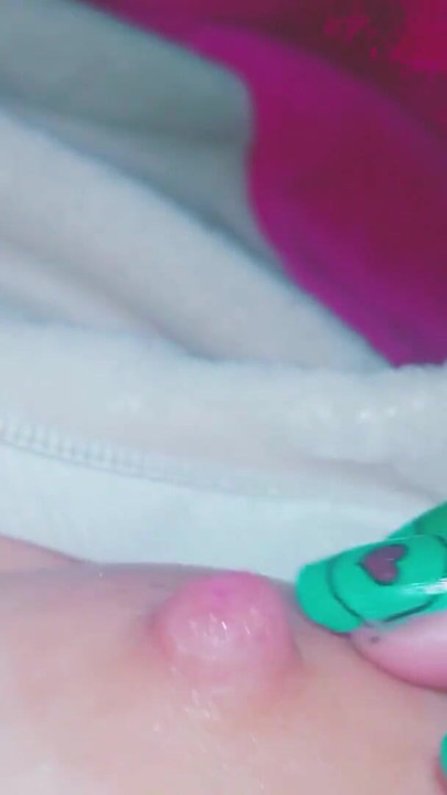 Oförglömligt ögonblick från "Morning Delight Solo: Onesie-klädda sötnos gnuggar till Klimax i HD"