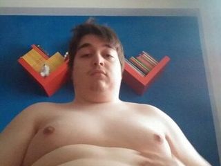 Ficando nu e apresentando meu corpo owo (vídeo antigo)