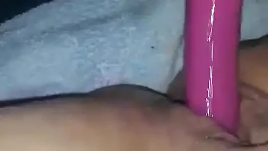 En sevdiğim dildoya fışkırtıyorum