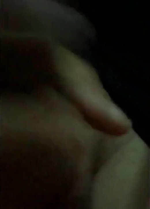 Ateşli yaz akşamında dölümü tadın (kameraya amatör boşalma)