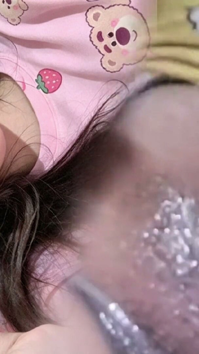 The famous Gomez shows her pussy | Clip 1