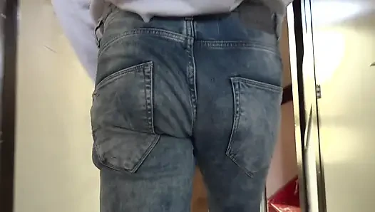 Teen real estate gets fucked in empty house