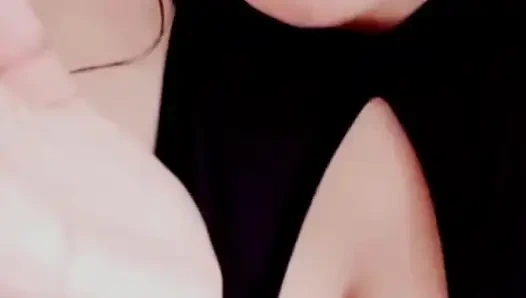 Как я становлюсь мастурбацией, подсела на 18+ .. Я скучала по нему.