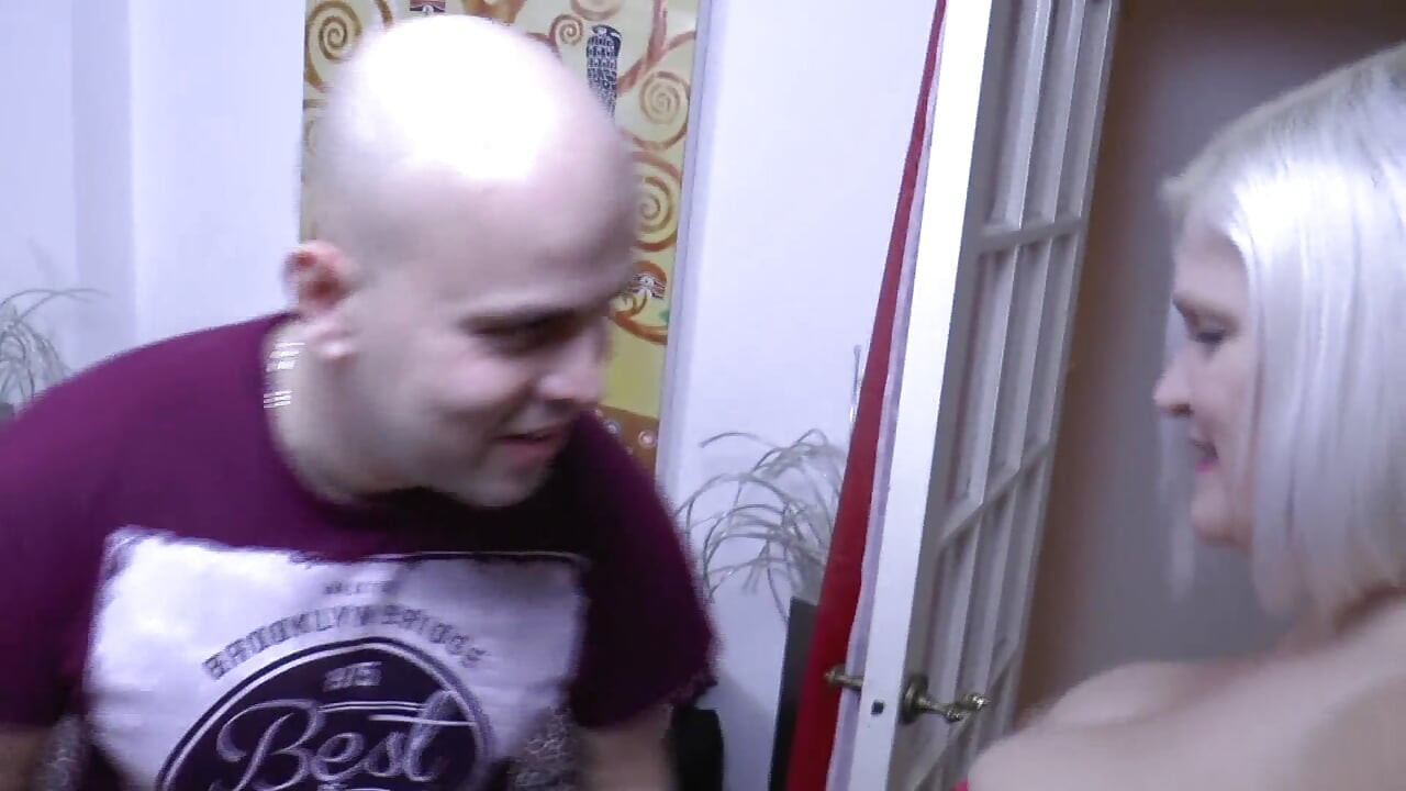 Napalona Lacey bierze dodatkową doping