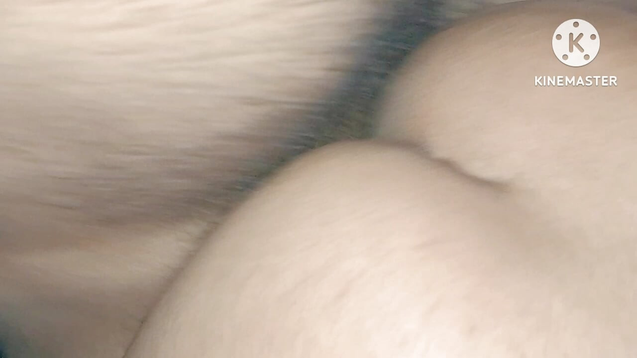 The sister-in-law's ass was inserted into the sister-in-law's ass.