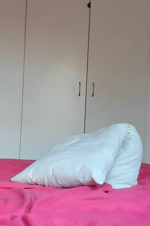 Horny Ebony squirts while watching porn