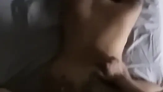 Orang Venezuela dewasa memakan klien tanpa kondom lol