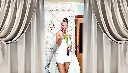 Hot housewife Lukerya. A mature Ukrainian woman shows off her figure and poses for the camera at home.