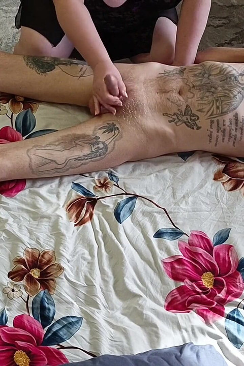 Mother-in-law Does a Body Massage and Jerks off My Dick Before Cumming