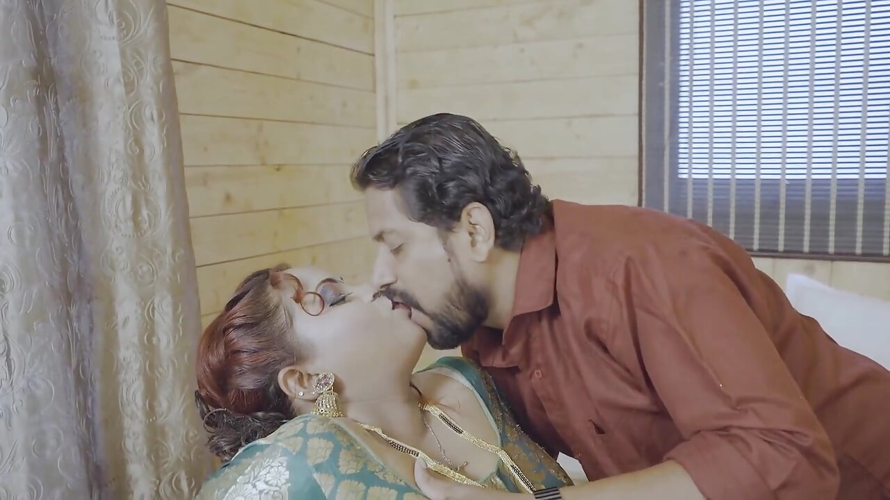 A Sexy Elder Stepbrother's Wife Wants to Massage Her Body with Her Deborji, Hardcore Bhabi Sex