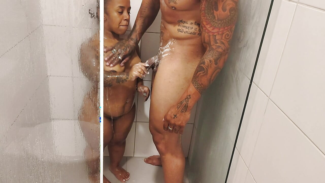Papai Tomando Banho Junto Com anã Minizinha