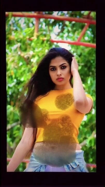 Cum on Divi Vadthya