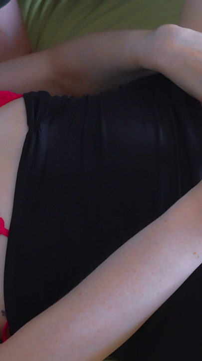 Perfect tits Pale Milf get fingered by magic finger and use magicwand for an intensive orgasm | Clip 1