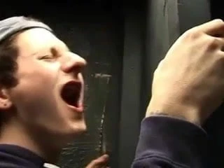 Brit Lads у глорихола в тройничке