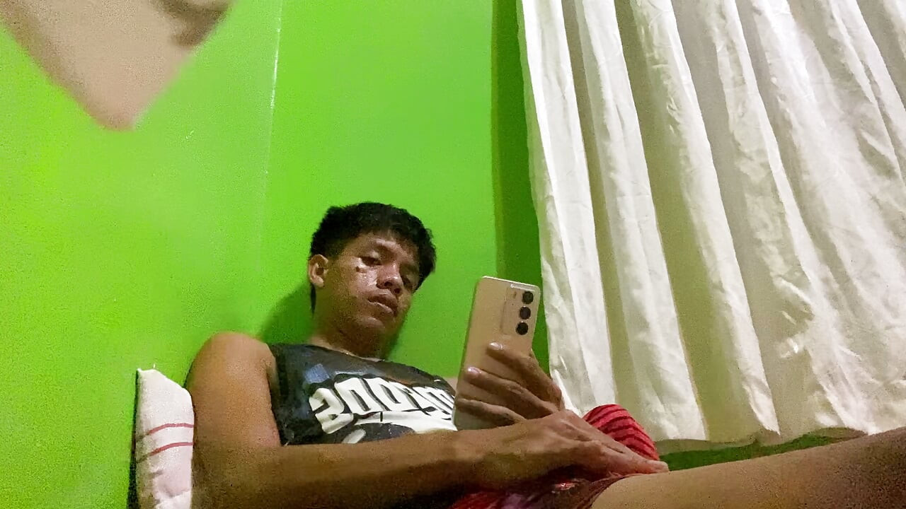 Filipino Twink Bedroom Jerk off Cumshot