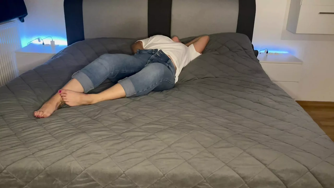 I get it on the bed masturbating twitching shaking moaning multiple orgasms I come look to clitoris rubbing satisfyer put on