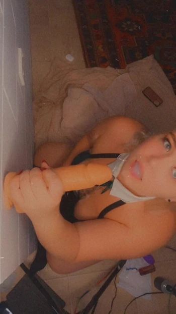 Mouthful of cum hehe