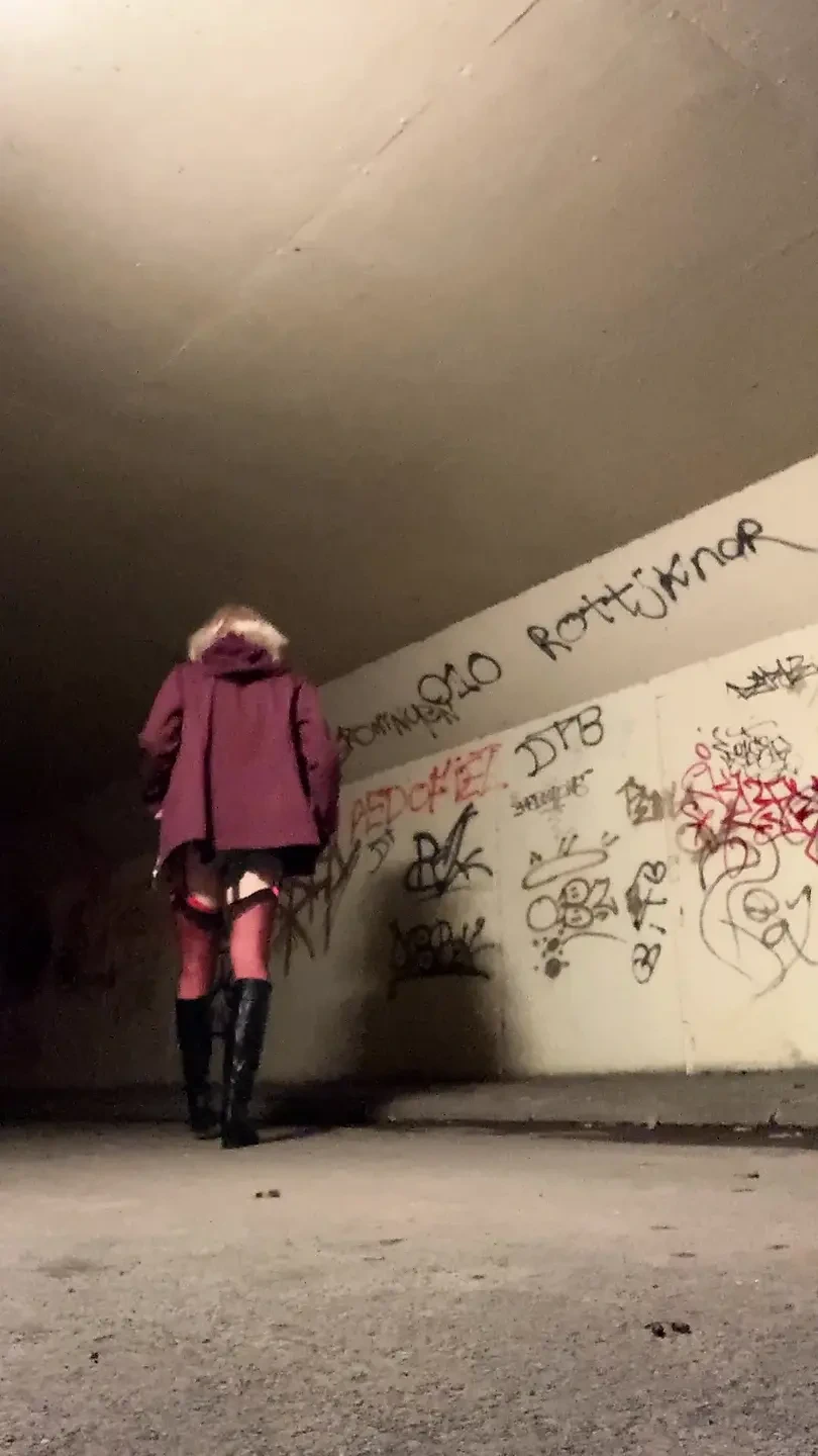 A slut in a tunnel