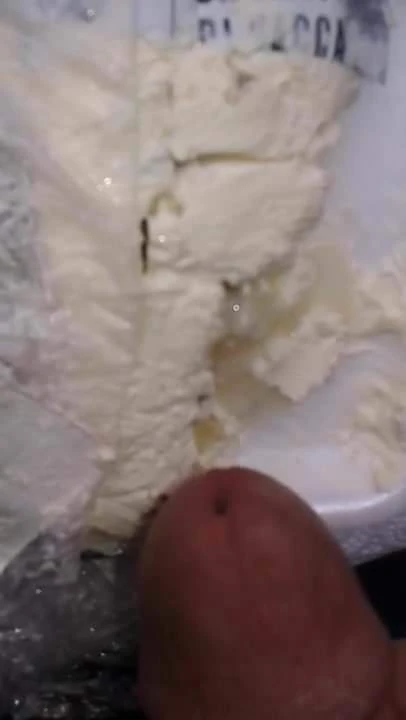 gorgonzola fresco con sborrata calda