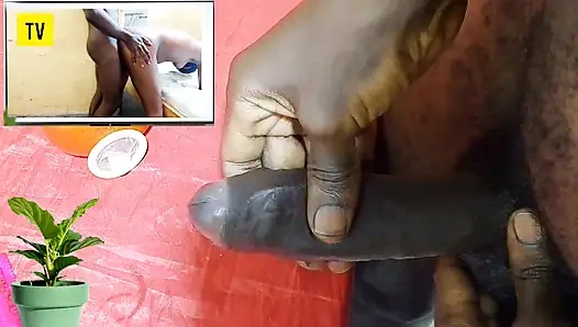 Dicksex ve Givensex'in ıslak amcığı tarafından davranılan porno film izlerken ateşli erkek mastürbasyonu, sert göbeğim boşalana kadar zevk aldım