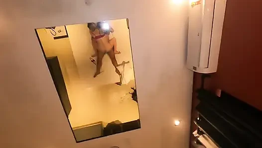 Evli orta yaşlı seksi öğretmen öğrencisiyle eğleniyor