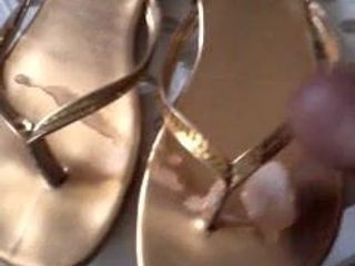Арабские золотые сандалии большая порция спермы