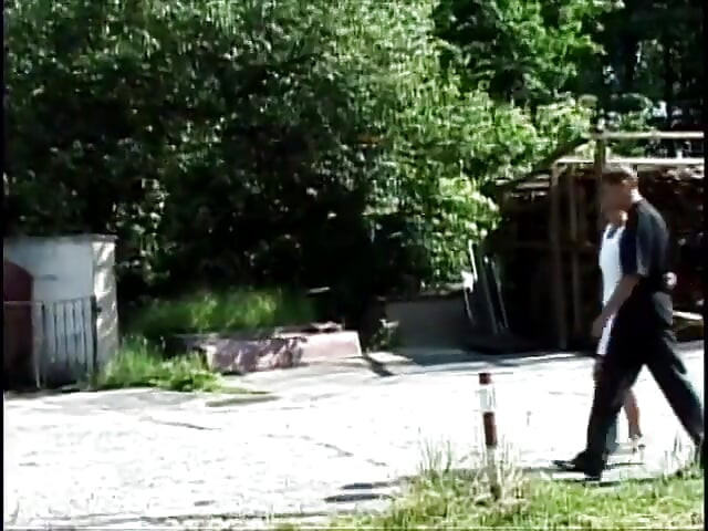 Gospodina cu pizdă păroasă călărește pula soțului ei