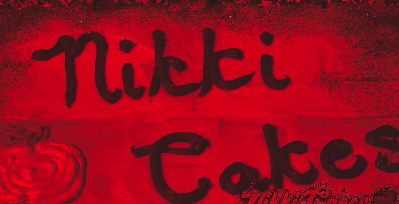 Stacxxxs presenterar: Red Light District Series - Nikki Cakes