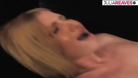 Blondine genießt ein muschilecken und reitet dann schwanz zum mund, abspritzen