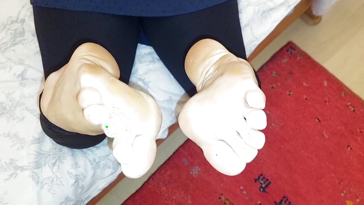 Amateur Blonde Mature Wife Enjoys Foot Fetish and Doggy Style