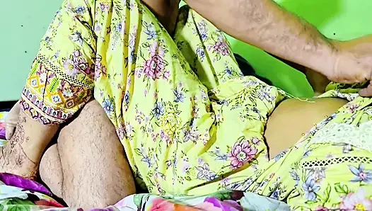 My whore step mom wakes me up in the best way she knows stepson Ne Soti Hoi Stepmom ki Chudai kardi