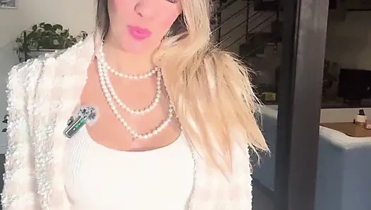 Who wants to massage Polly Gardel?