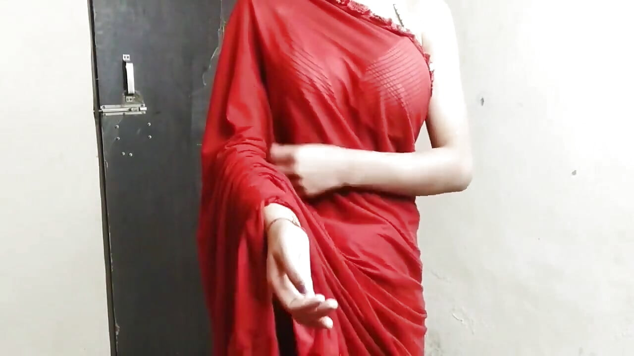 Desi Young Stepmom Priya Has Cheating and Rough Sex with Indian Stepson at Home in Alone