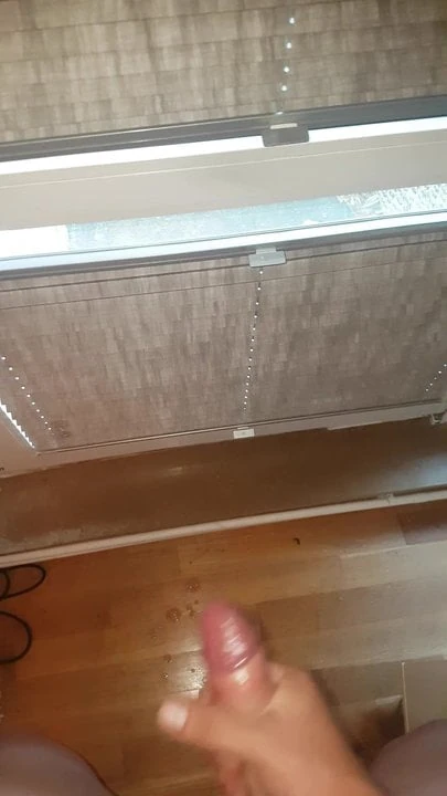standing an wanking