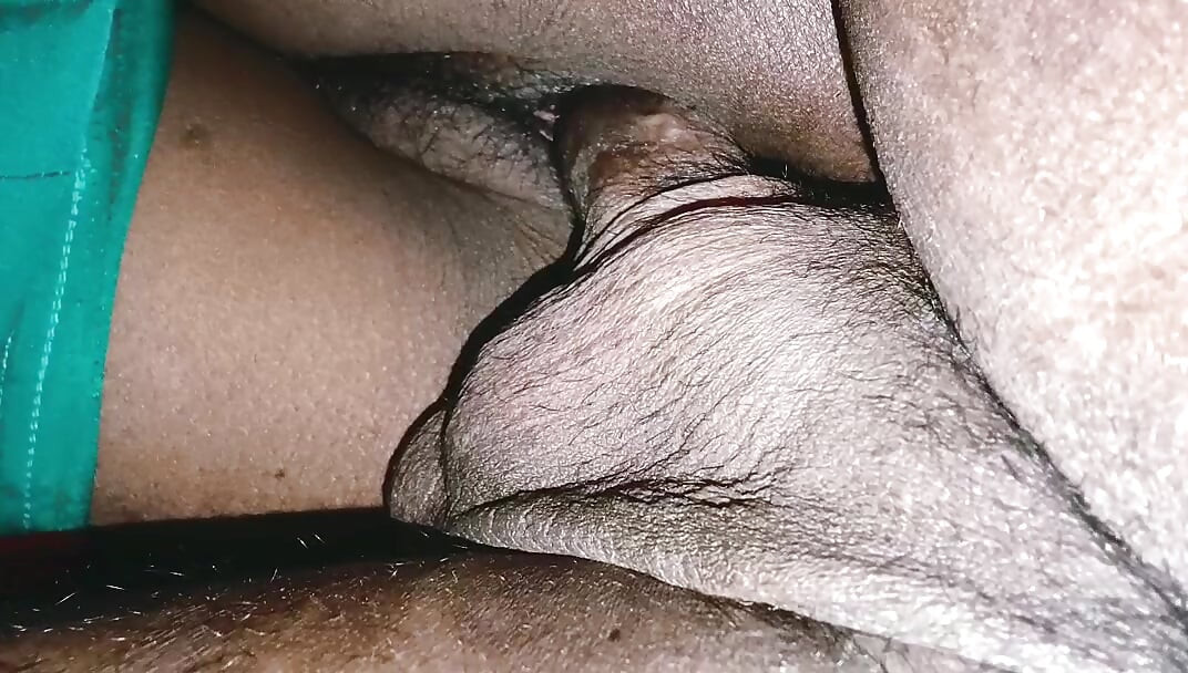 Dlakava pička izbliza jebanje i svršavanje unutra