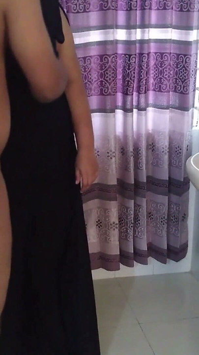 Syrian maid cleans Saudi owner's house in black burqa & Hijab, gets sex with owner and raises salary | Clip 1