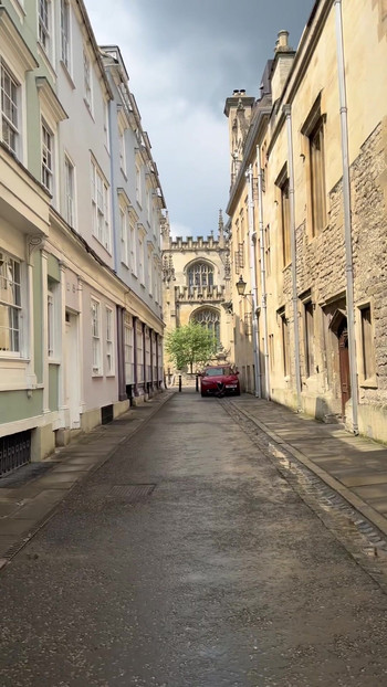 Tapasztalja meg az Oxford Travel Tiktok élményt