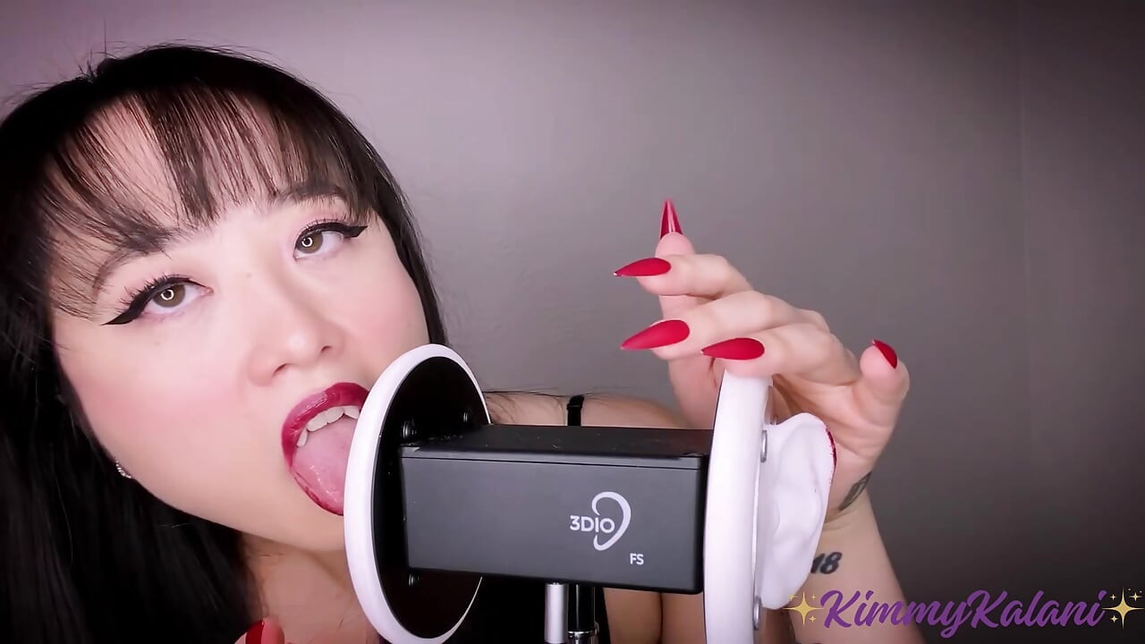 Kuuma vampyyri syö sinut korvan nuolemisen ja linssin nuolemisen kanssa -ASMR