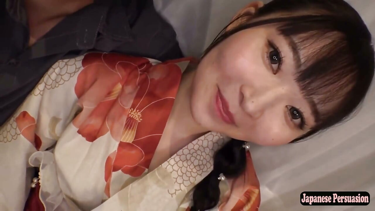 Yamato Nadeshiko Beauty. Kimono Shop Heiress menikmati hari liburnya yang elegan.