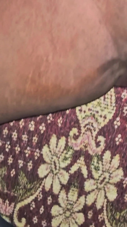 นวดหีดําด้วยน้ํามันและเย็ด bhabhi อินเดียอย่างมันส์ | คลิป 1