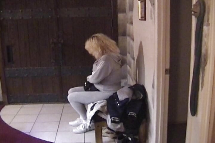 Schwangere blonde MILf lutscht beladene rute.