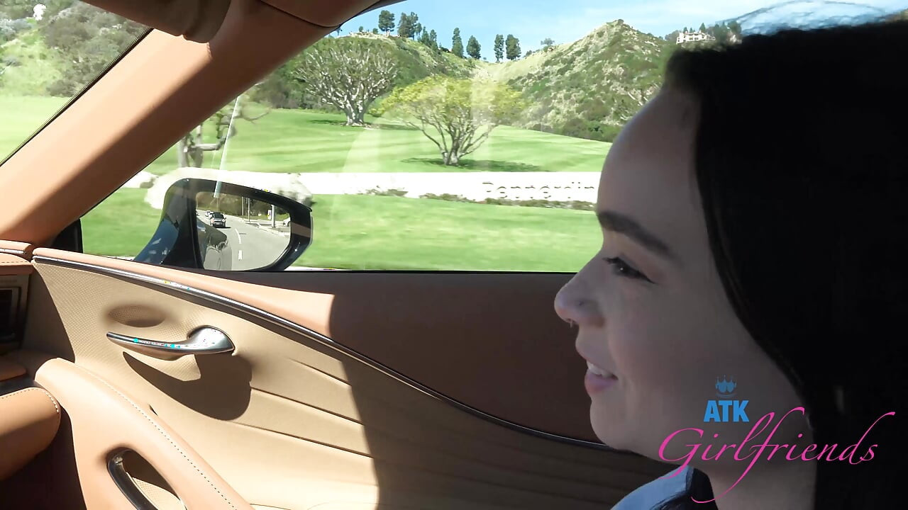 Beach Day Fun with Selena: Barefoot Sand & Shells, Then Roadside Sloppy Blowjob!