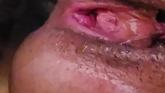 Ngentot pantat nenek sange ini sampai crot di dalam