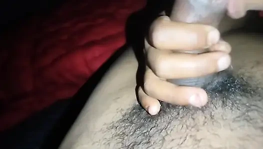 Тайный утренний минет горячей мачехи в настоящем любительском видео