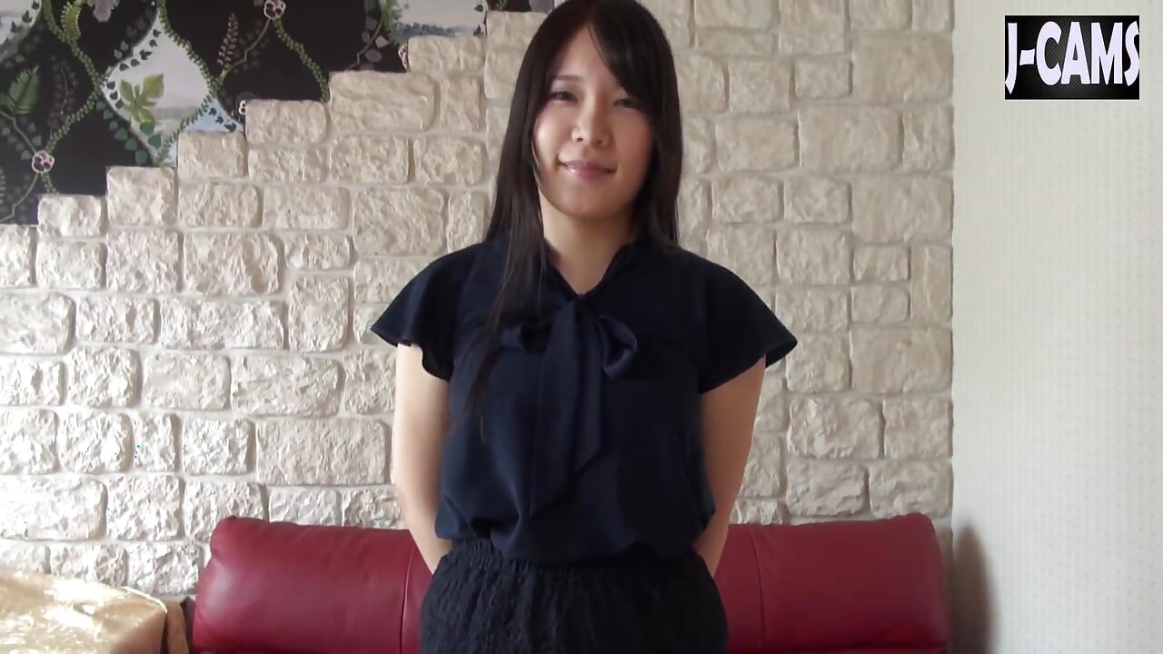 Spread Wide Amateur Tease as Bold Solo Display Turns Playful and Unfiltered - Clip3