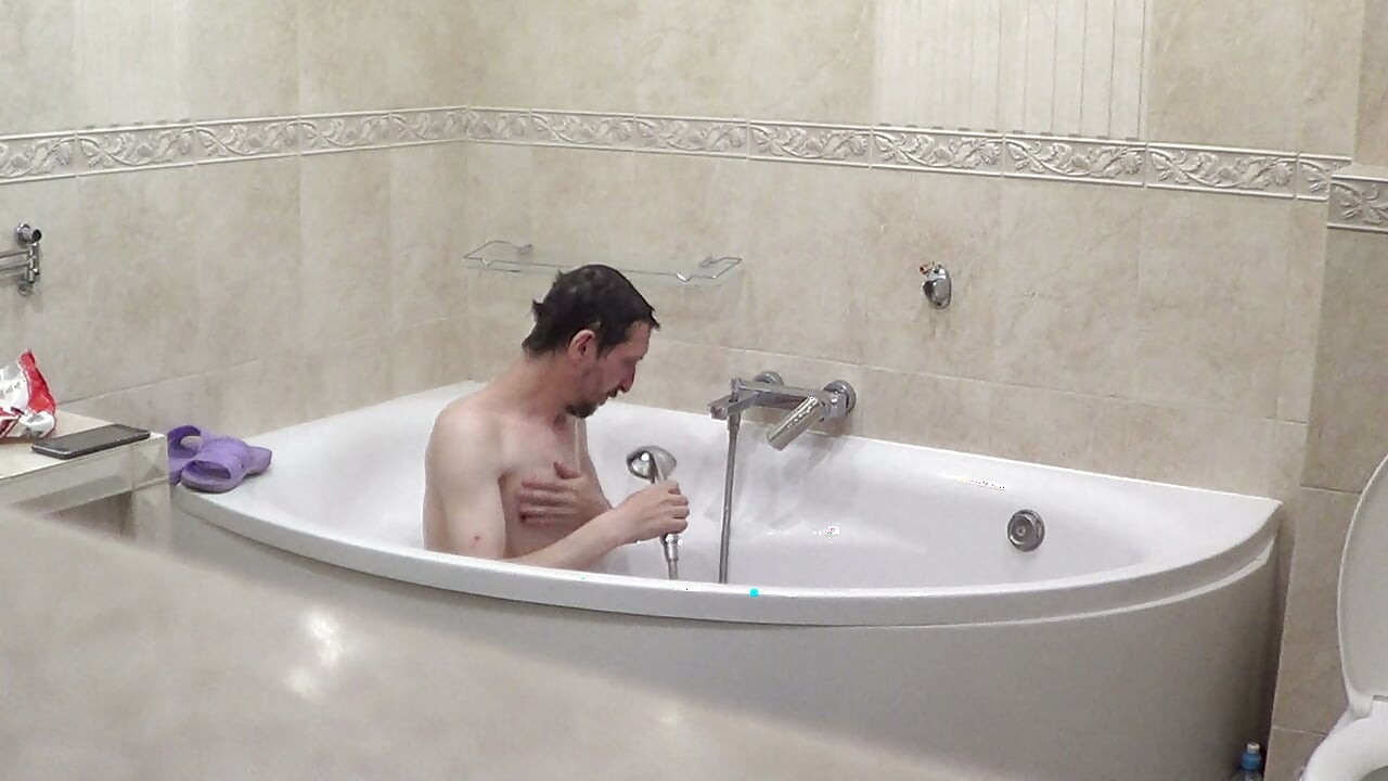 Bath - mi nombre y prefiel en el video