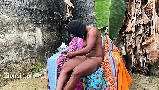 Горячий африканский трах на улице в горячую погоду