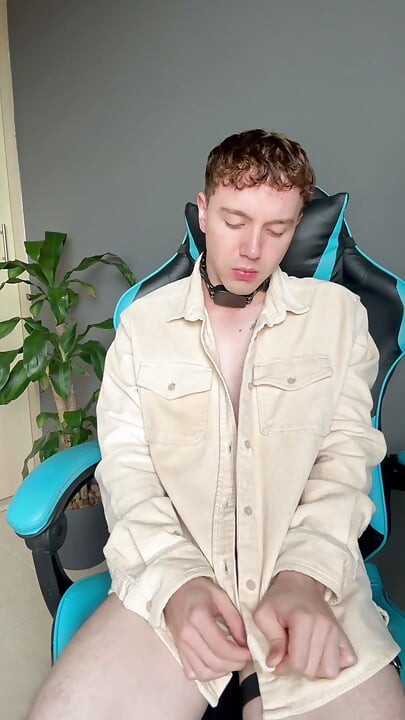 Home Alone Sexy Hung Twink Masturbating His Big Cock