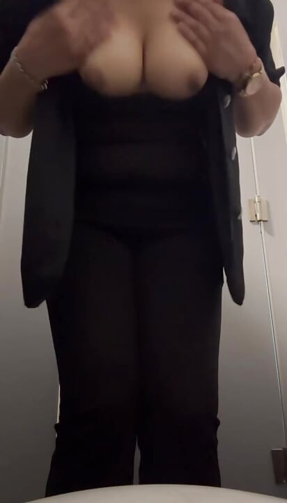 Desi Bhabhi Boobs Show