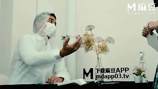 Modelmedia asia - pandemi sırasında koruyucu kıyafet giyerken vahşi seks yapıyor